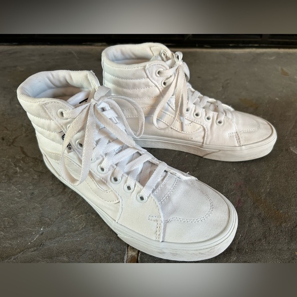Vans High Tops Sk8-Hi Style - Womens size 6 / Boys size 4.5 - Picture 3 of 7